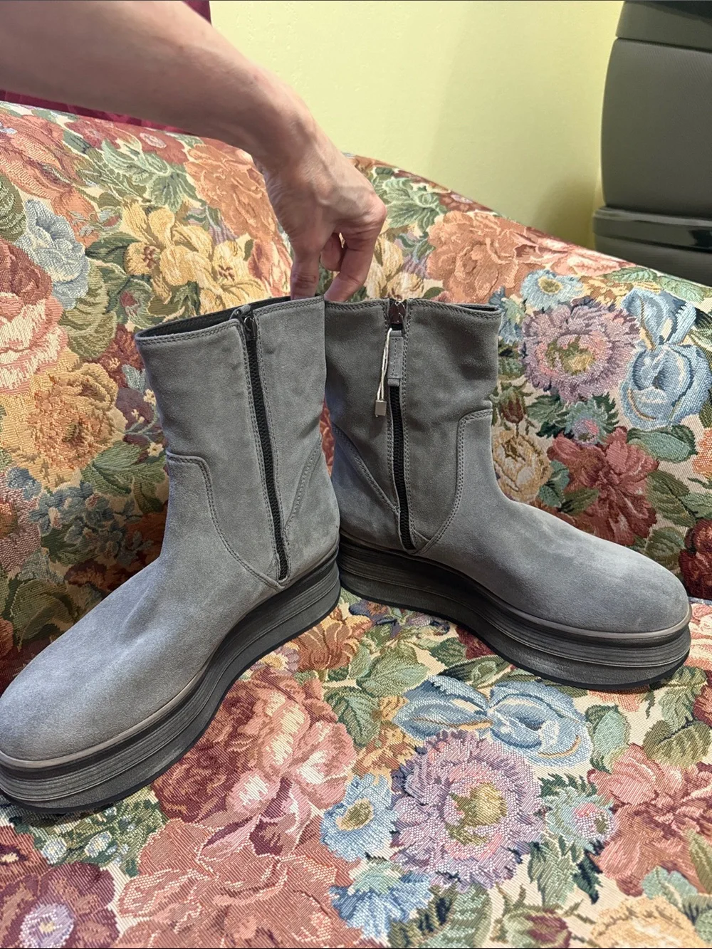 WOW POSHMARK Authentic Pantofola D’oro Grey Suede Leather Boots MADE IN ITALY!!